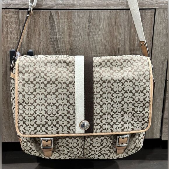 Coach Voyager Signature Messenger Crossbody Bag in Khaki/Brown Color Combo - Picture 5 of 16